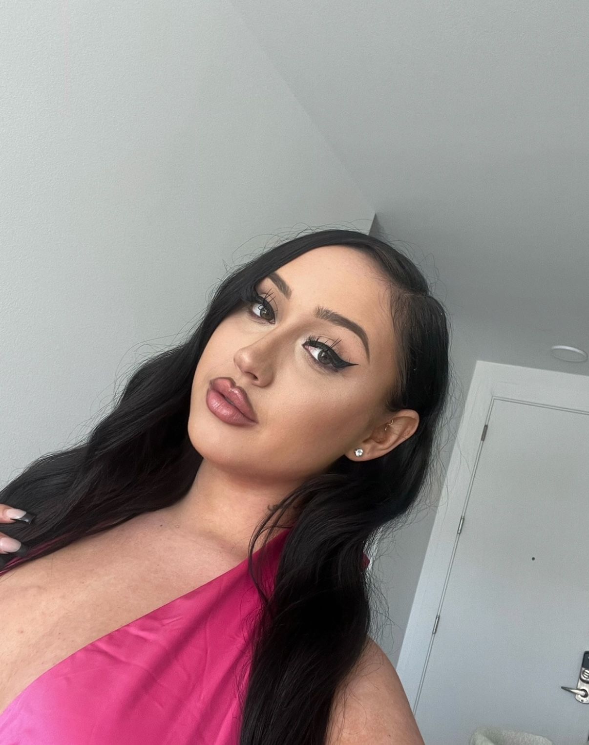 kamiyah7 - Professional Cuddler & Snuggle Buddy With Cuddle Companions