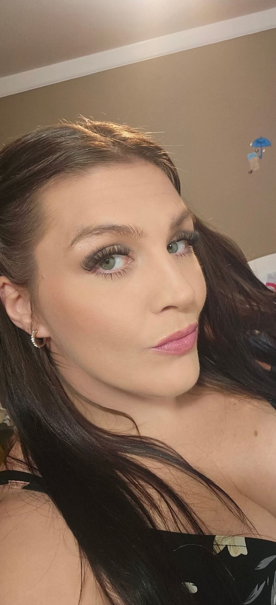 cuddleme33 - Professional Cuddler & Snuggle Buddy With Cuddle Companions