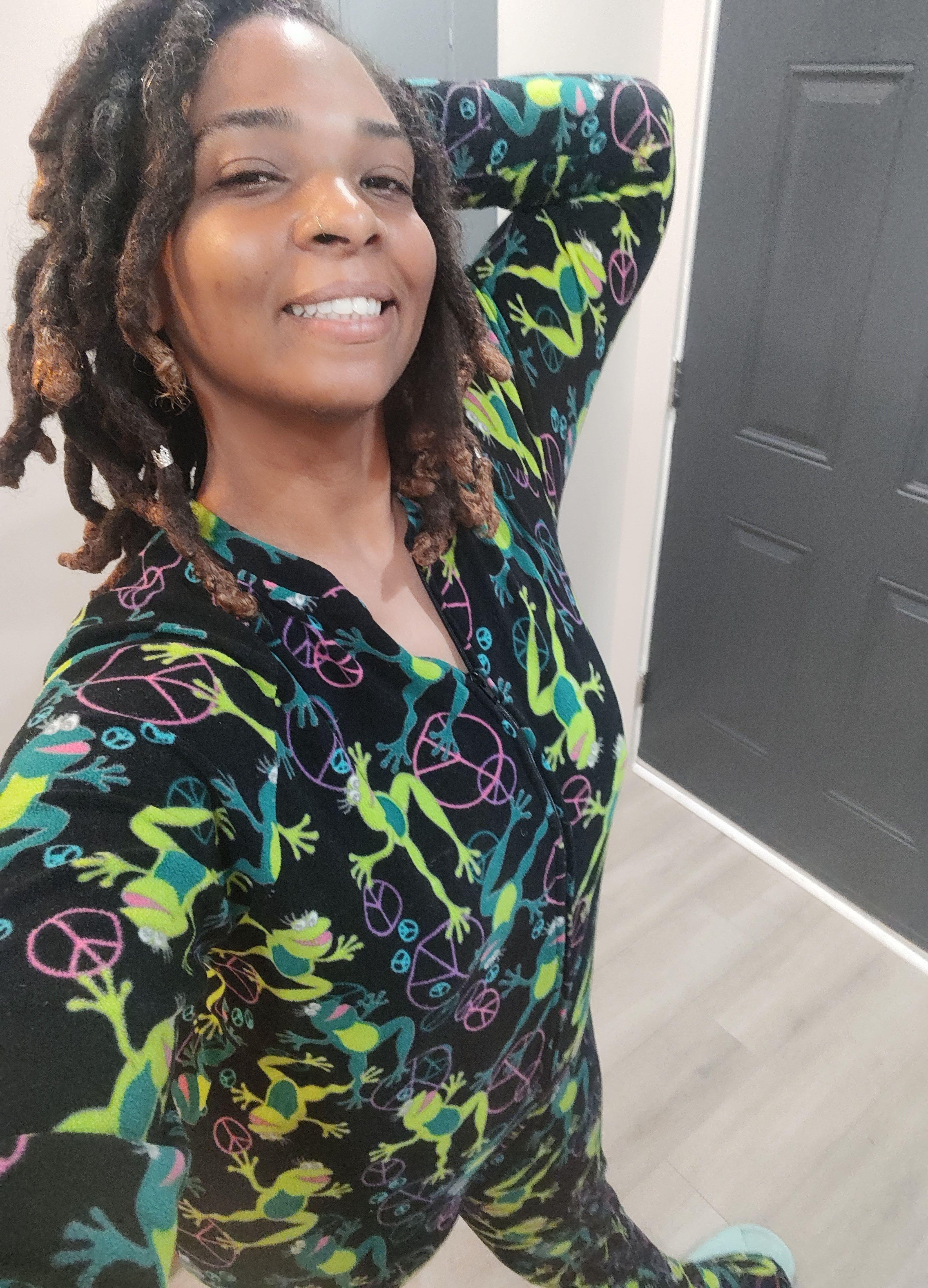 earthyhealing - Professional Cuddler & Snuggle Buddy With Cuddle Companions